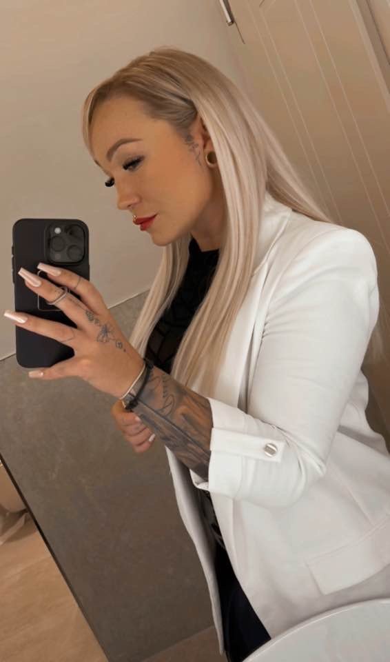 Sexy German KIK slut loves giving head #pX4AlPiY