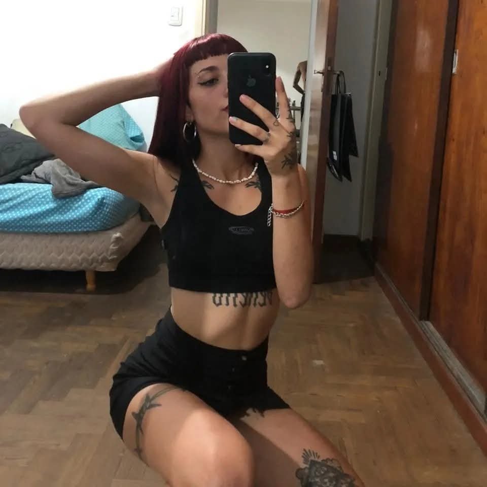 Turrita Argentina fisura se pajea y hace twerk sobre pija #JOd02M6g