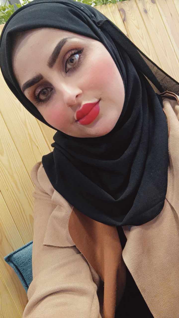 A beautiful Arab wife with charming facial features #BcYzCTHS