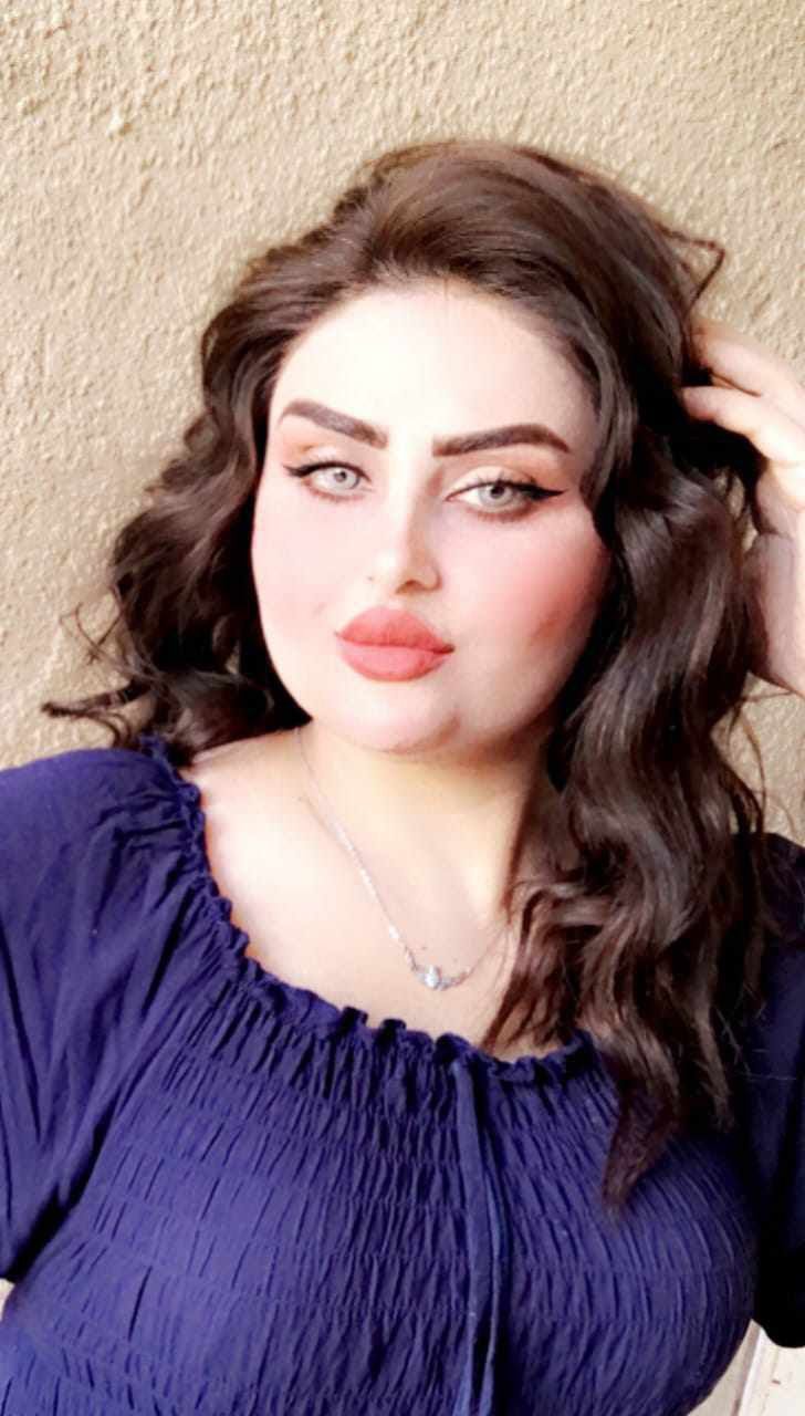A beautiful Arab wife with charming facial features #KLmunfiW